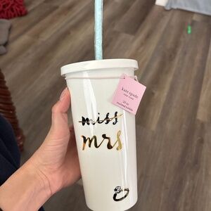 NWT Kate spade 20 ounce (oz) white miss to Mrs tumbler with straw